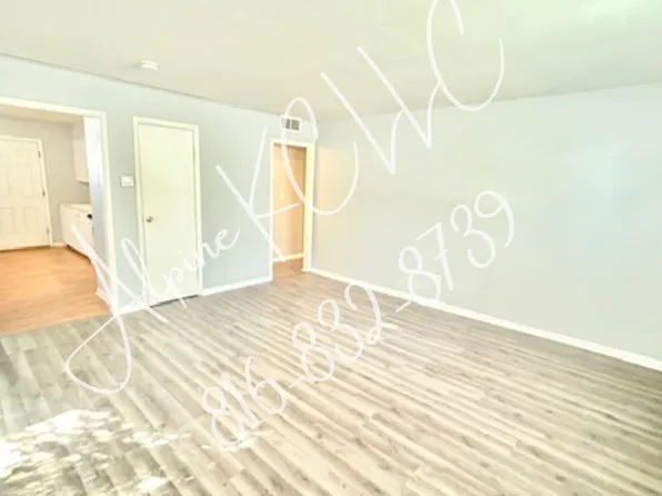 500 E 135th St #2A, Grandview, MO 64030