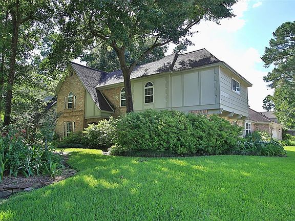 Beautiful lawn and landscaping.