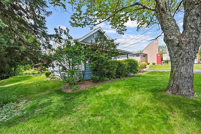 942 Beaver Grade Rd Coraopolis PA Zillow