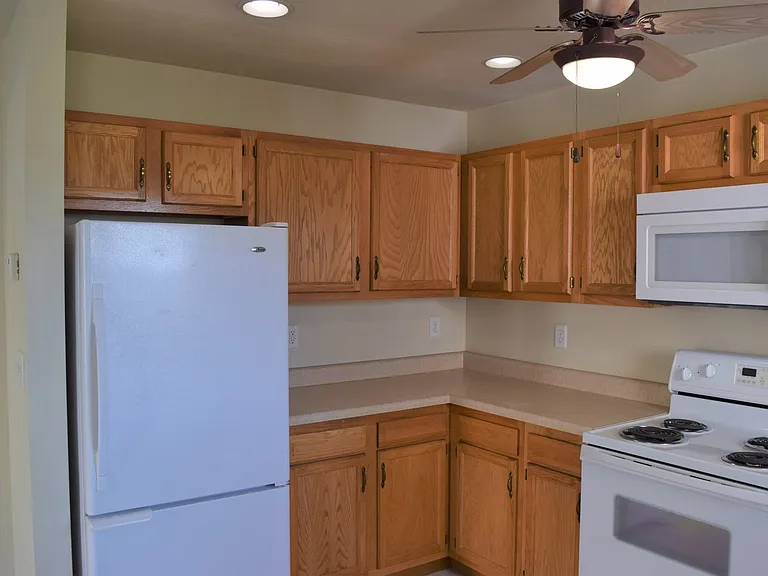 16860 Huntington #B — Photo 4