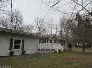 1347 Medley Dr, North Canton, OH 44720