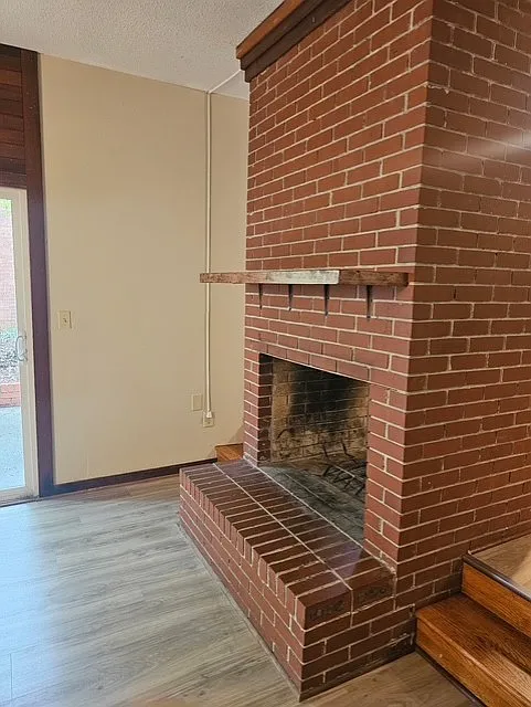 3 bed, 1.5 bath, $1,500 — Photo 1