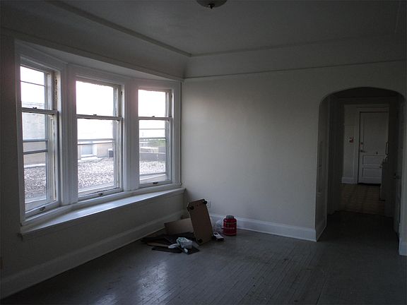3rd image of 2035 N Holton St APT 3