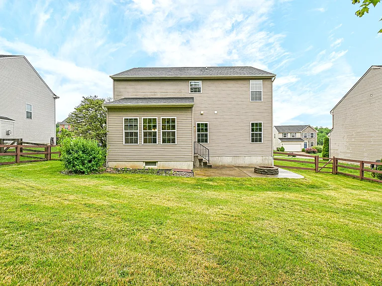 8453 Forest Valley Dr — Photo 56