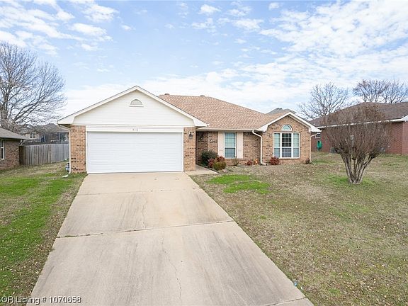 4th image of 410 Crestview Dr