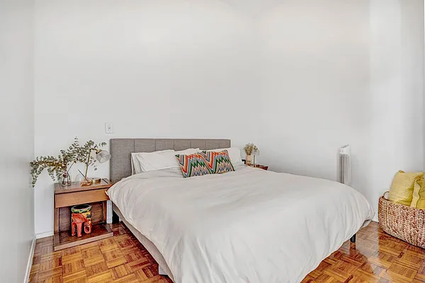 Rented by Douglas Elliman | media 7