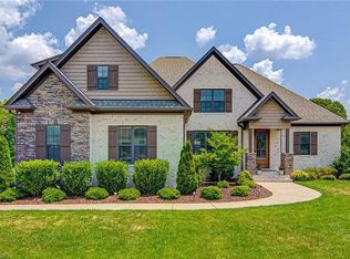 7810 Front 9 Dr, Stokesdale, NC 27357