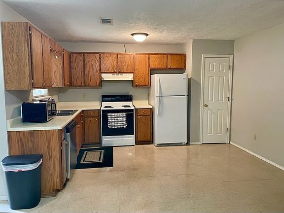 2nd image of 176-178 Caleb Dr