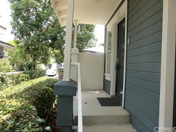 5th image of 39 Coronado Cay Ln