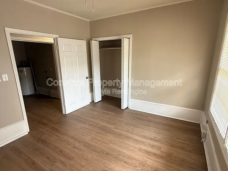 614 W Poplar St — Photo 15