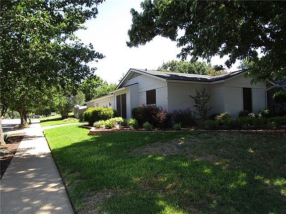 2nd image of 4409 Woodhill Dr