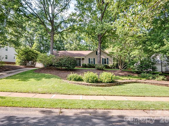 2nd image of 11831 Parks Farm Ln