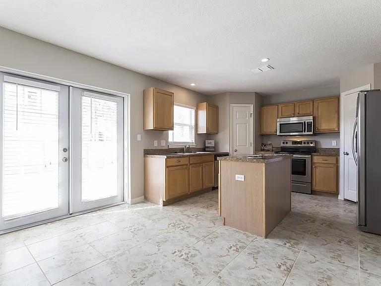 2902 Elbib Dr — Photo 5