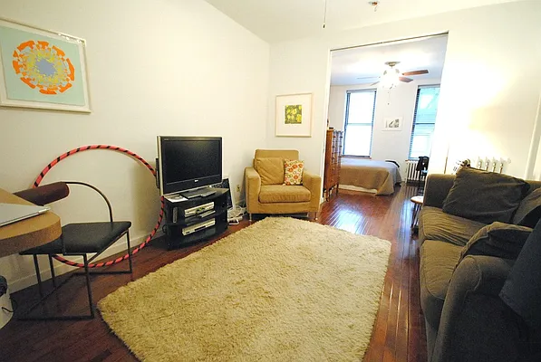 Rented by Bold New York | media 11
