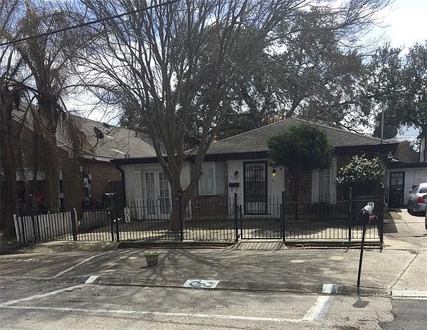 1st image of 204 Spencer Ave