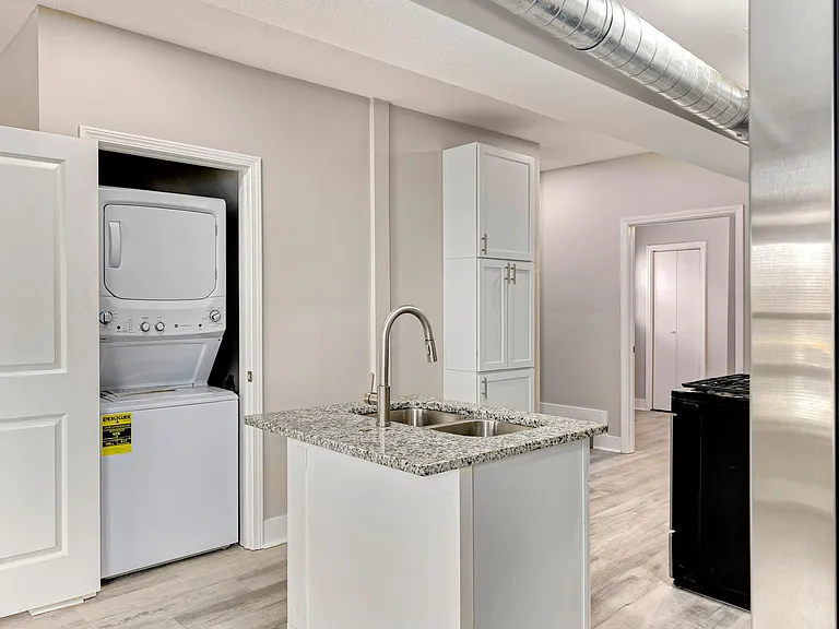 2313 Michigan Ave — Photo 10