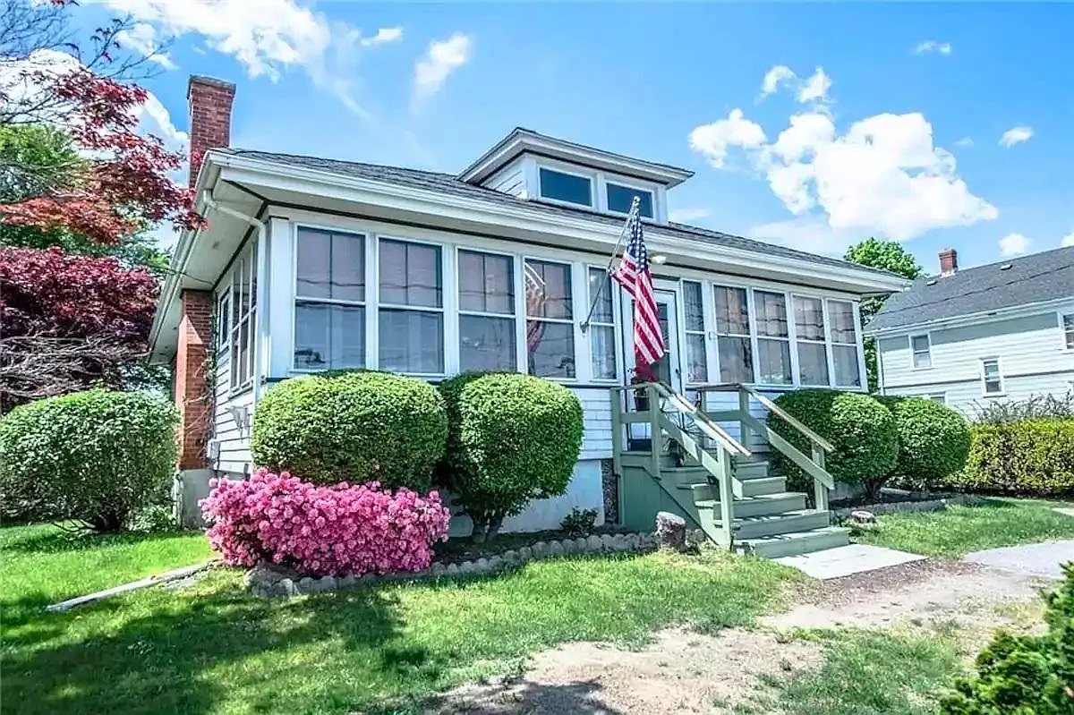 1206 W Main Rd — Photo 1