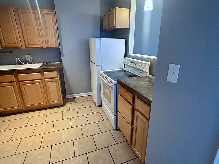 2821 E Vermont St #2821 — Photo 6