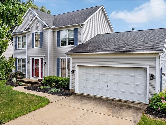 4th image of 665 Oakcrest Dr
