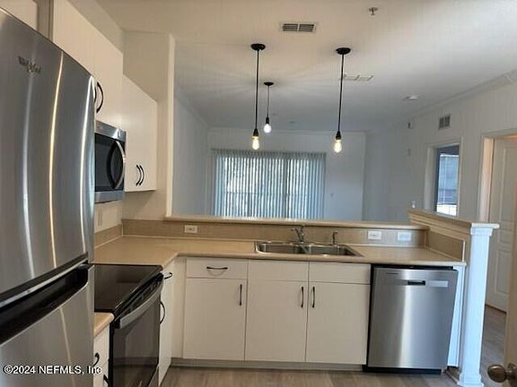 5th image of 8290 W GATE Parkway #122