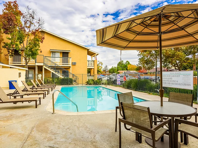 Welcome home to Lake View Park! — Photo 16