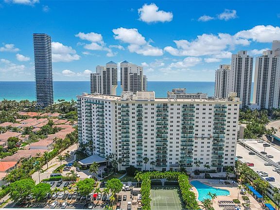 3rd image of 19370 Collins Ave APT 324