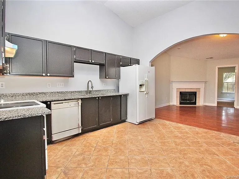 204 Tom Hunter Rd — Photo 23