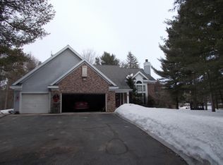 W1468 Autumn Wood Ln, Marinette, WI 54143
