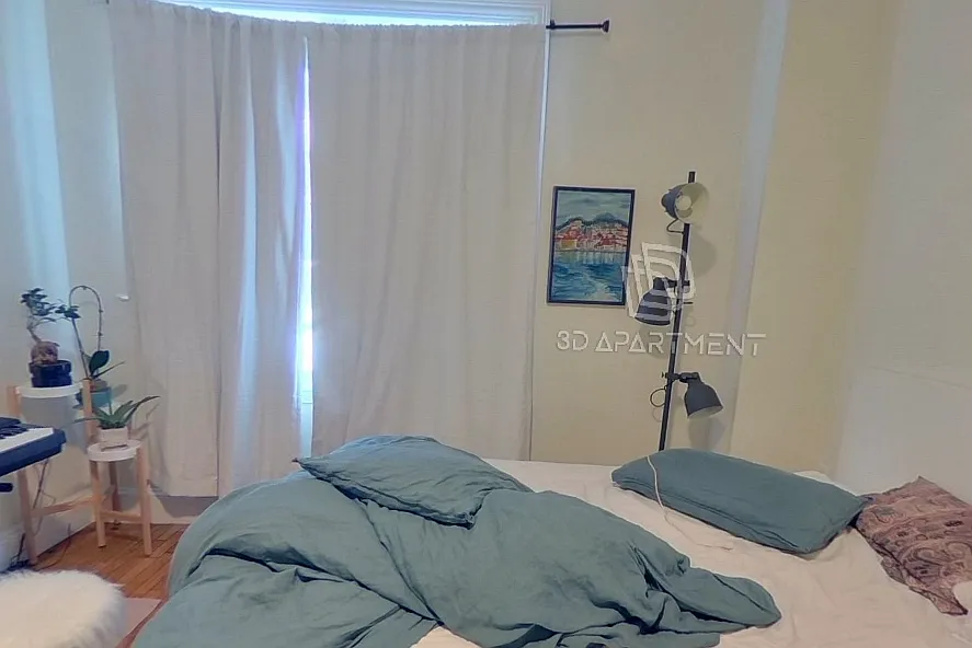 5 bed, $5,200 — Photo 2