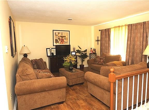5th image of 4300 Hillbrook Ave