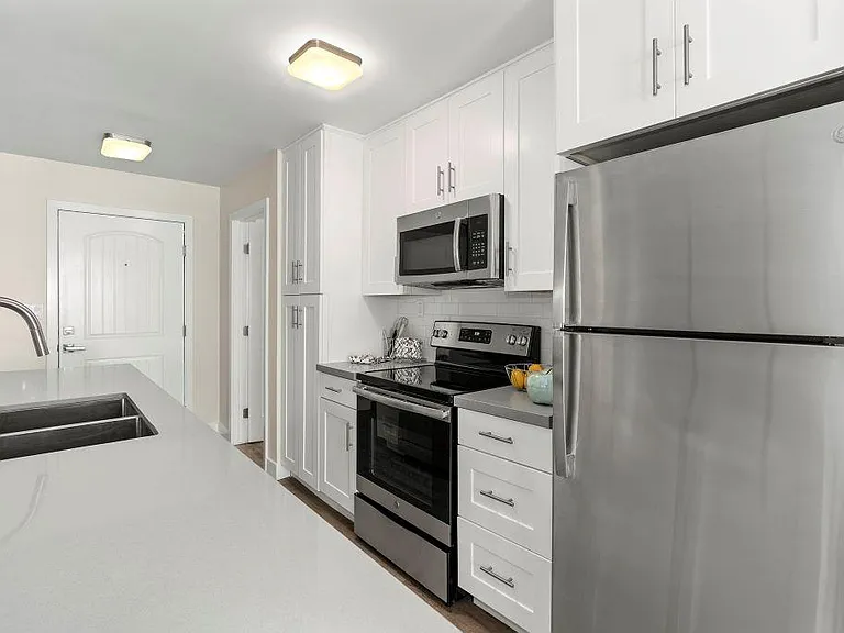 Parkway Terrace — Photo 4