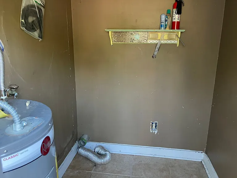 1209 Lee St — Photo 10