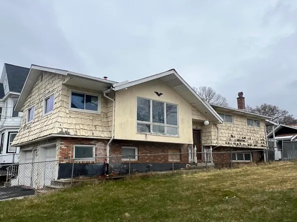 (undisclosed Address),