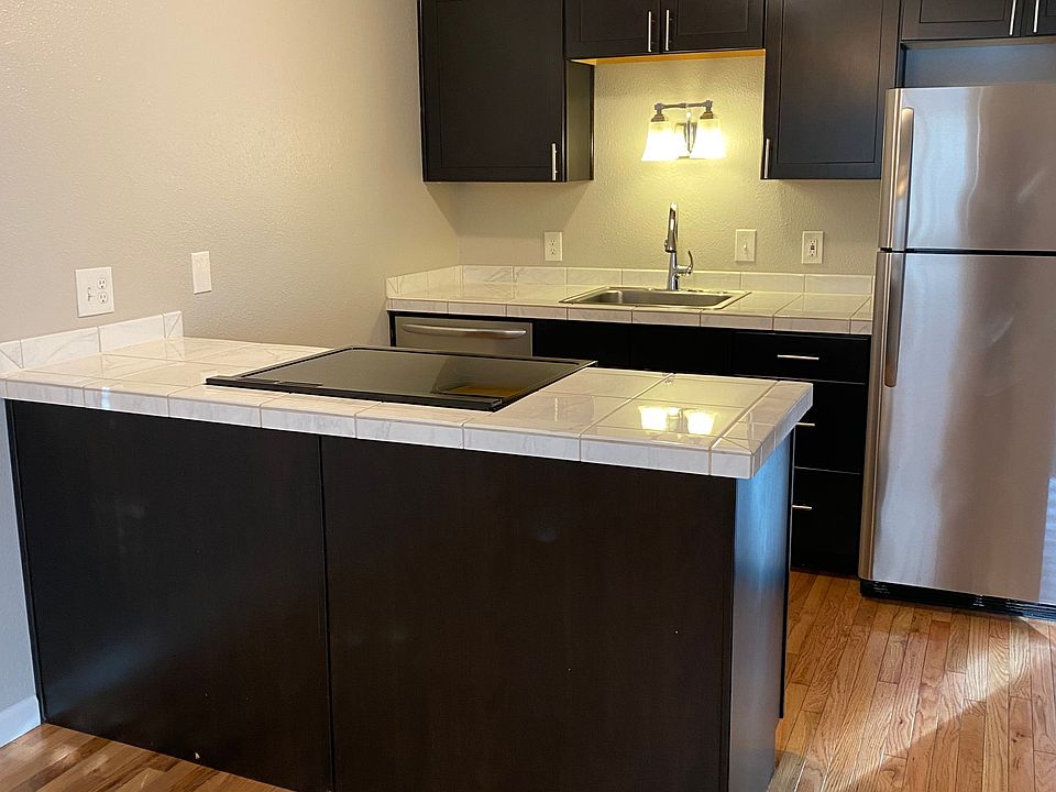 1st image of 2519 SE Pine St #2519