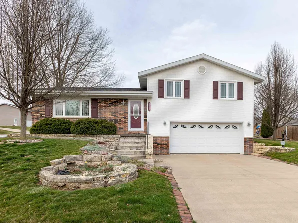 3555 Keymeer Dr, Dubuque, IA 52002