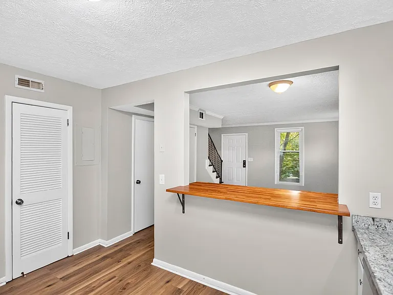 2303 Kimberly Dr — Photo 6