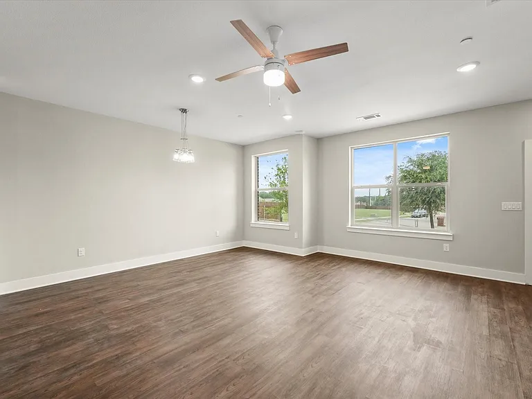 3413 Aaron Pl — Photo 4