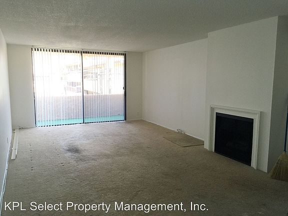 3rd image of 11747 Darlington Ave APT 202
