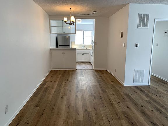 5th image of 906 9th St #5