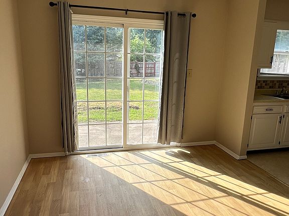 3rd image of 3901 College View Dr #3901