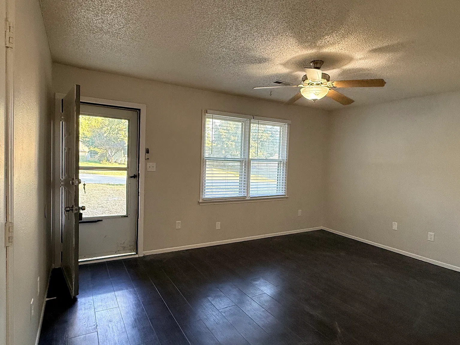 2 bed, $1,295 — Photo 2