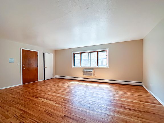 5th image of 4333 N Kedvale Ave APT 201