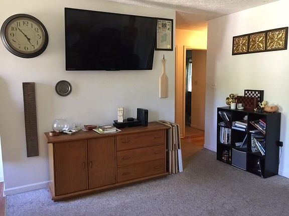 3rd image of 6195 Creek View Trl