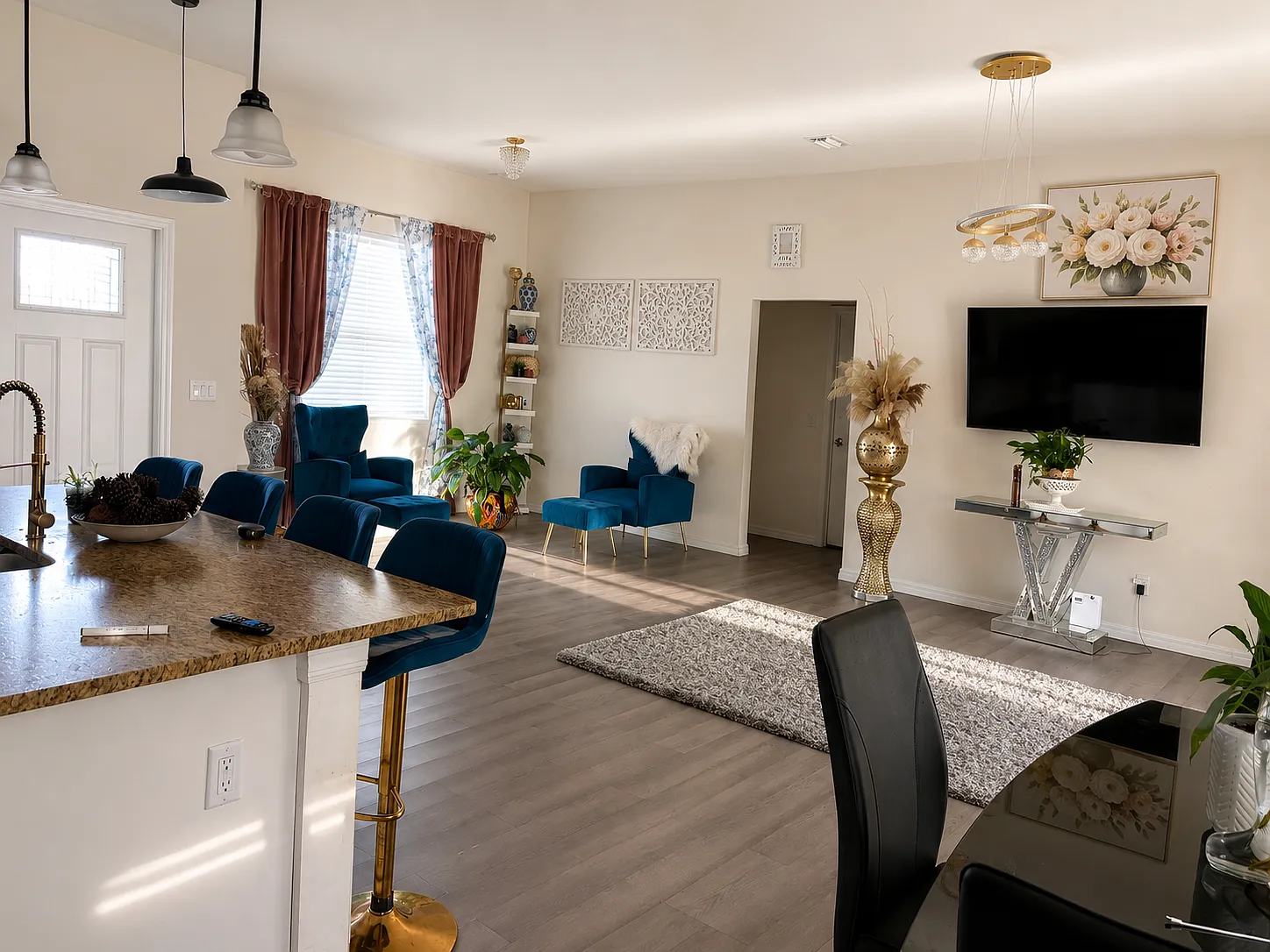 3 bed, 1500 sqft, $2,549 — Photo 1