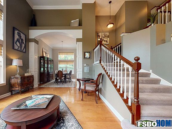 3rd image of 1318 Geneva Ln