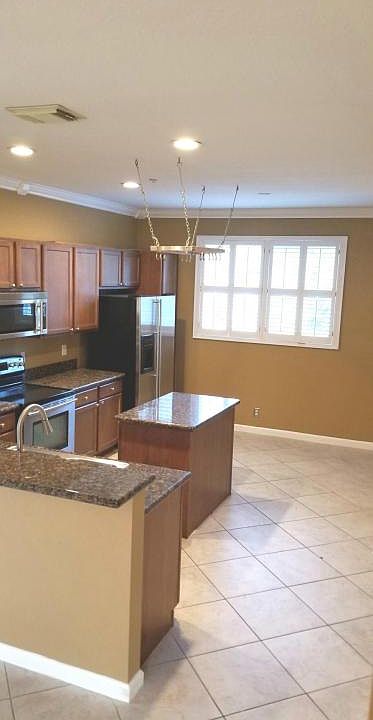 1st image of 3158 N Greenleaf Cir