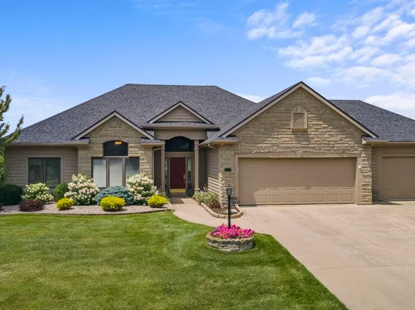 2512 Cobblestone Ln, Kendallville, IN 46755