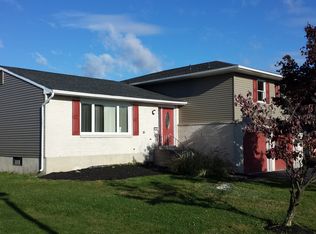1712 Peachtree Cir, Whitehall, PA 18052