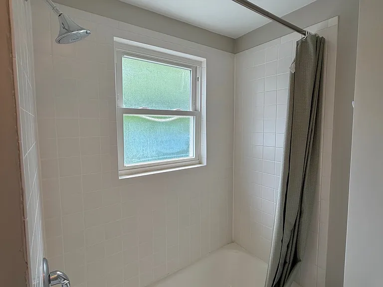 30 Francesca Ave — Photo 6
