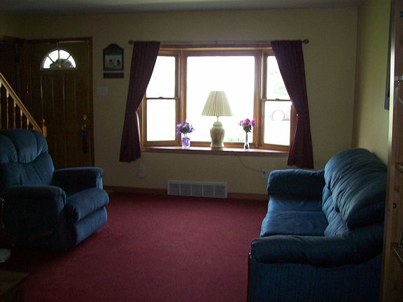 3rd image of 1909 Preston Ave